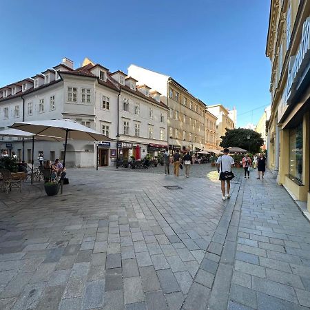 Gorkeho Apartment In City Centre Bratislava Exterior foto
