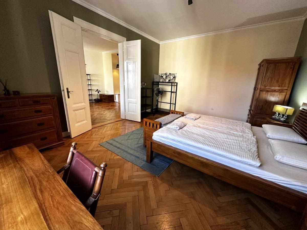 Gorkeho Apartment In City Centre Bratislava Exterior foto